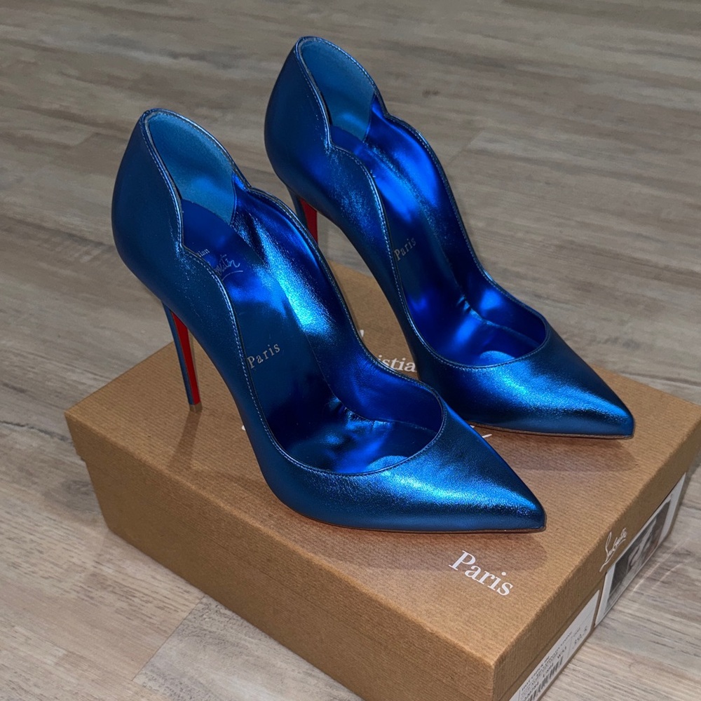 Christian Louboutin: Worn Once -  Hot Chick 100 Metallic Blue Heels Size 39.5